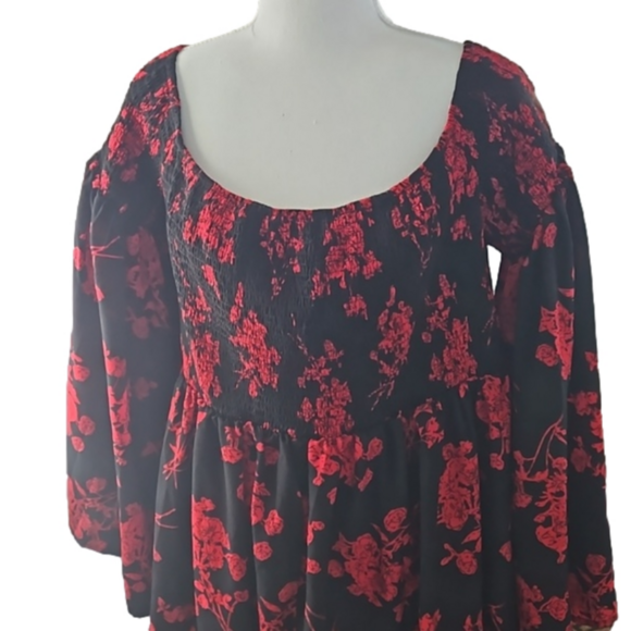SHEIN Black/Red Off Shoulder Dress. 4X - Picture 2 of 7